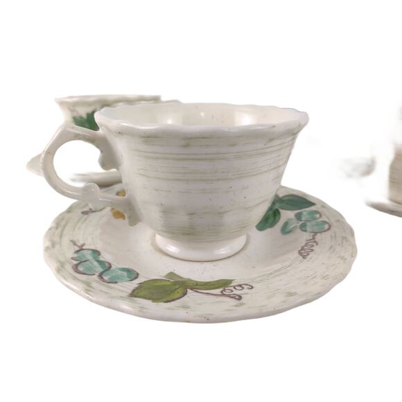 Set of 4 Vintage Metlox Vernonware VINEYARD Cups & Saucers Grapes Leaves c1960 - Picture 5 of 10